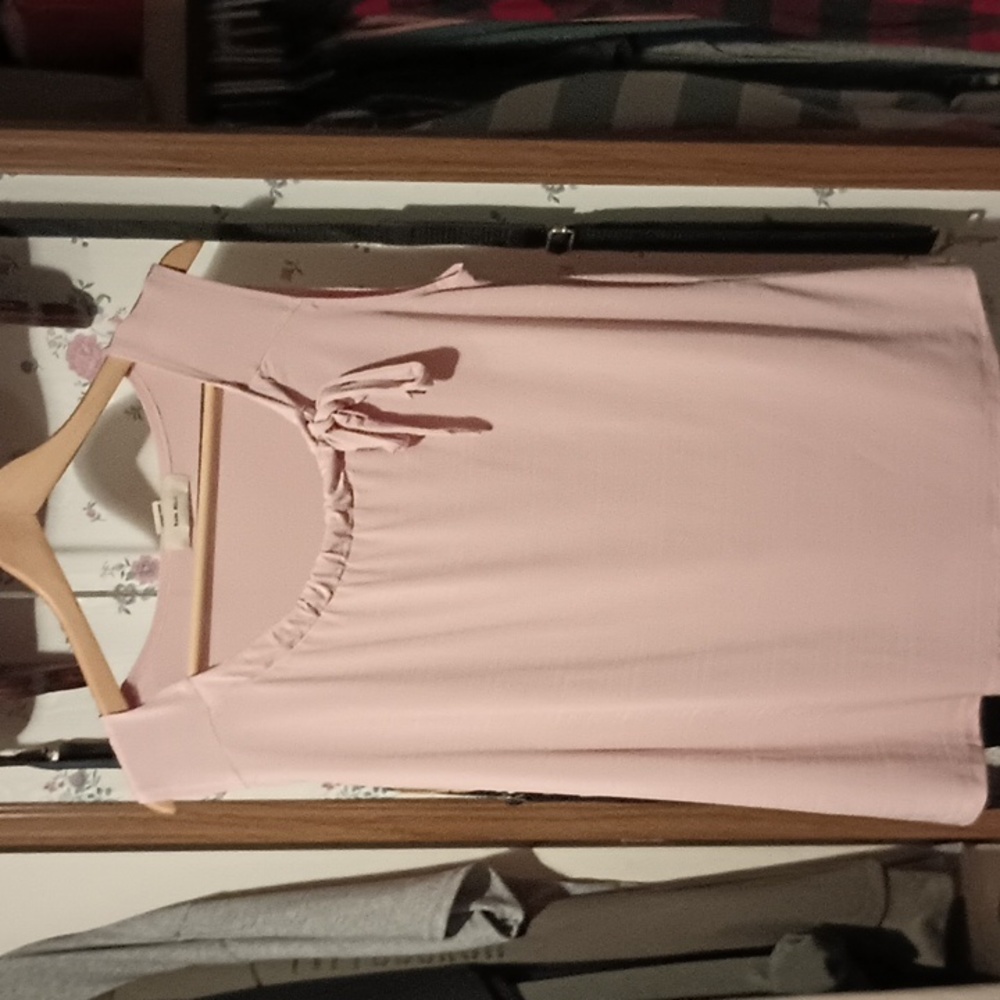 Sleeveless blouse